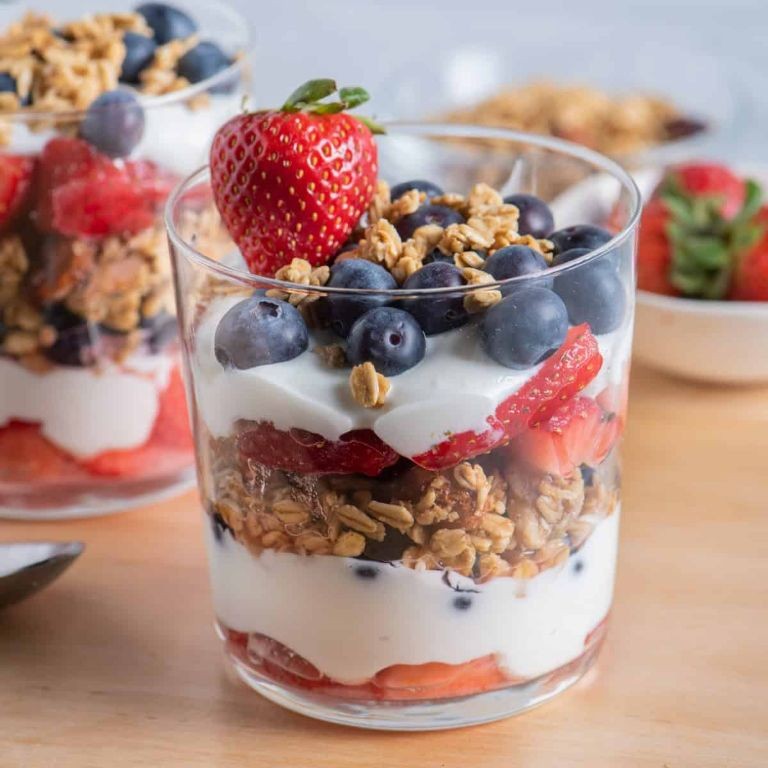 Yogurt Parfait with Granola and Berries