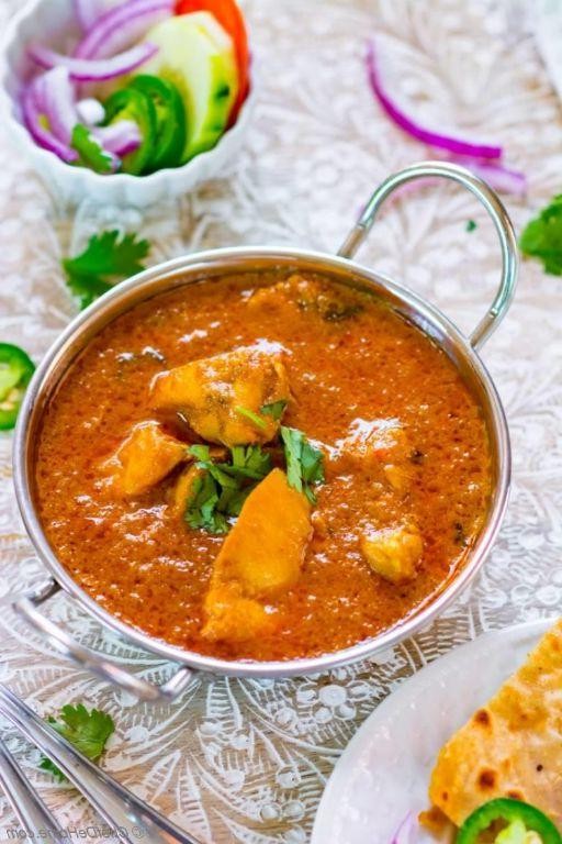 Yogurt and Coconut Curry Sauce