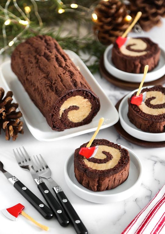 Yule Log Cake with Mocha Filling