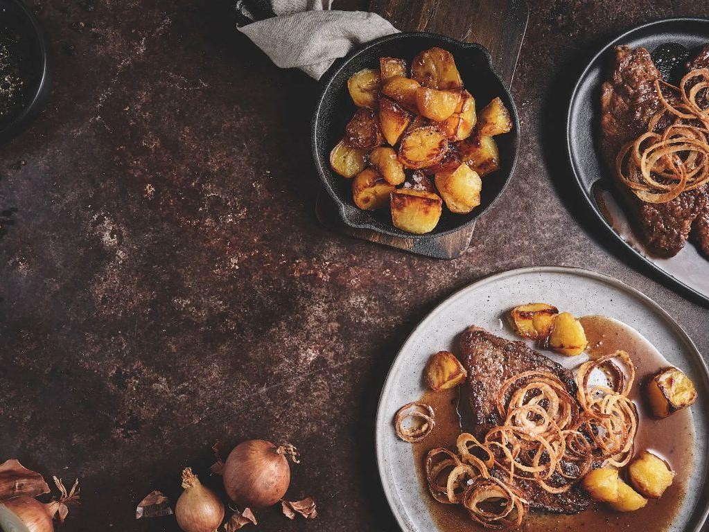 Zwiebelrostbraten with Roasted Potatoes