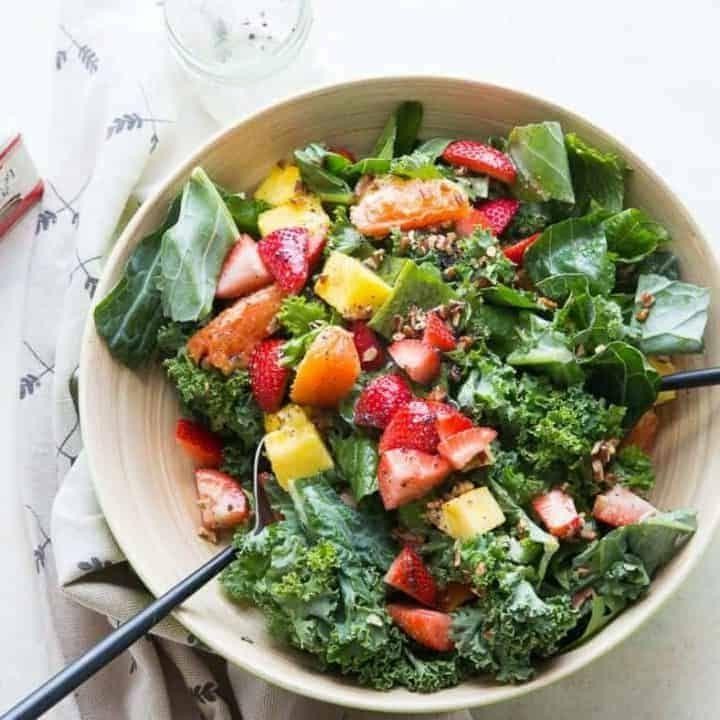 7 Mares Salad with Mixed Greens and Citrus Dressing