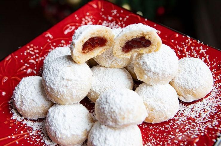 Almond Snowball Cookies with Powdered Sugar