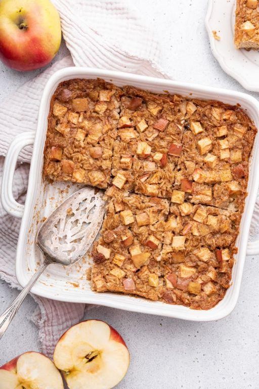 Apple Cinnamon Baked Oatmeal