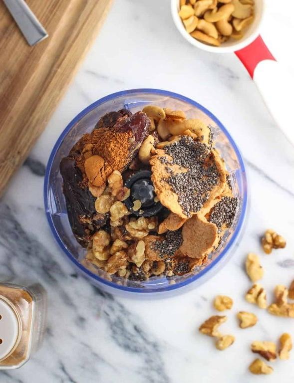 Apple Cinnamon Chia Seed Bars