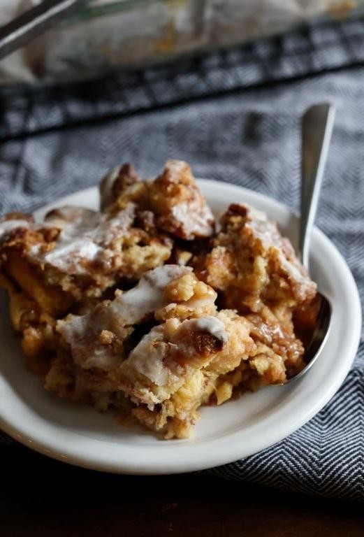 Apple Cinnamon Roll Dump Cake