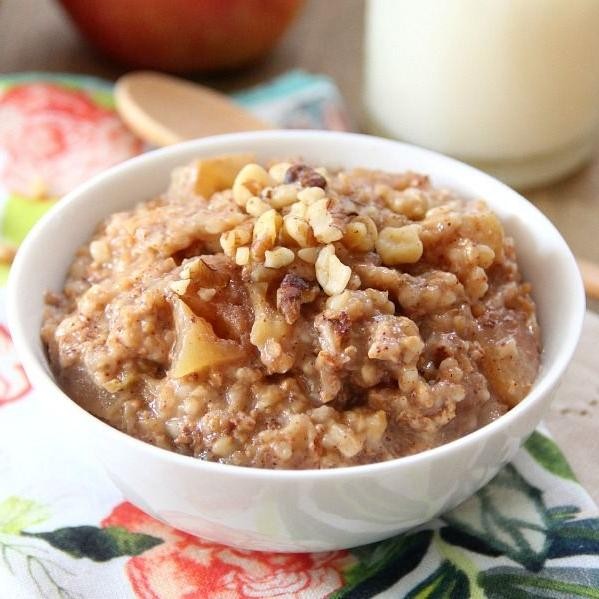 Apple Cinnamon Steel-Cut Oats in the Crockpot