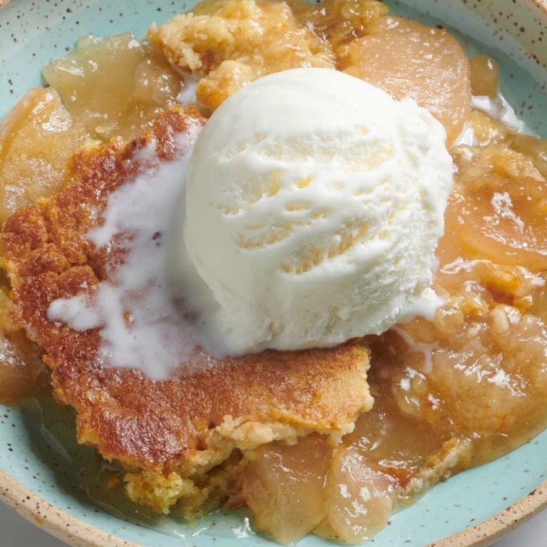 Apple Pie Dump Cake