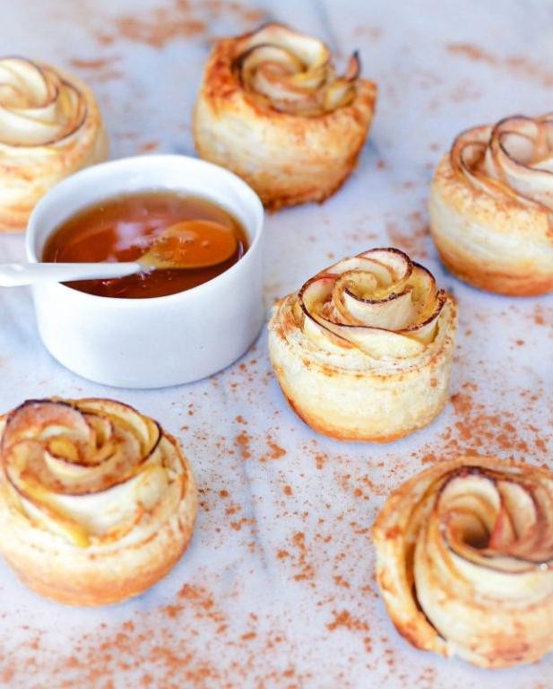 Apple Rose Pastries with Honey Drizzle