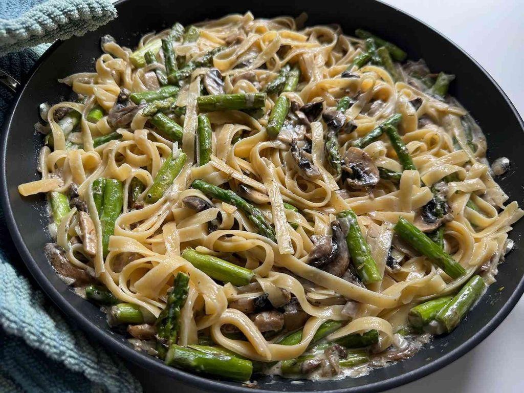 Asparagus and Mushroom Pasta
