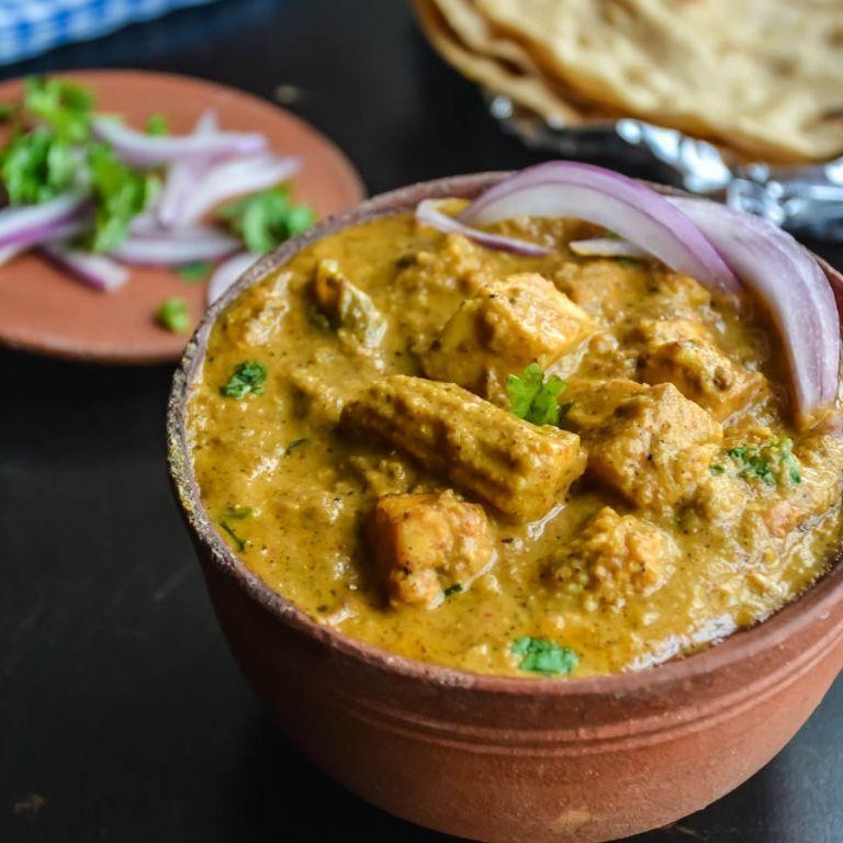 Baby corn and paneer curry