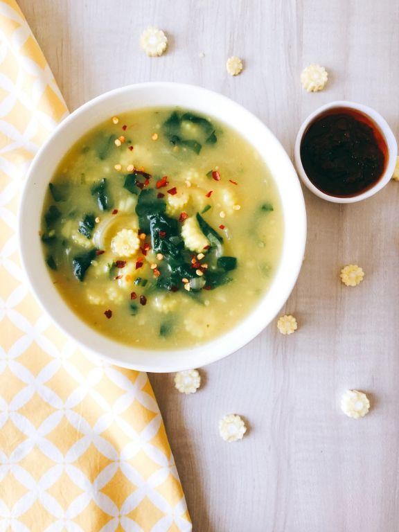 Baby corn and spinach soup