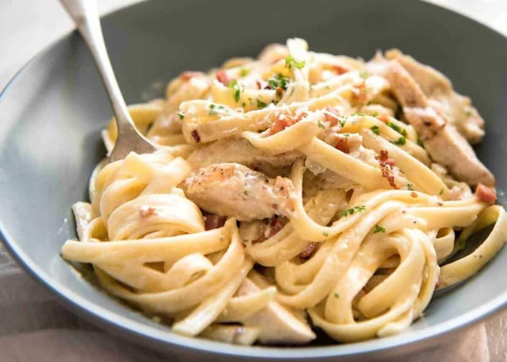 Bacon and Chicken Mushroom Pasta Carbonara