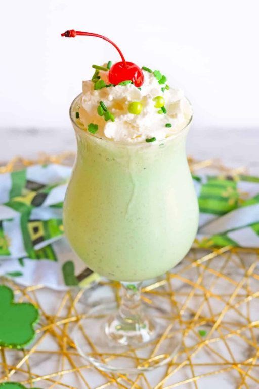 Baileys Frosted Mint Cookie Shake