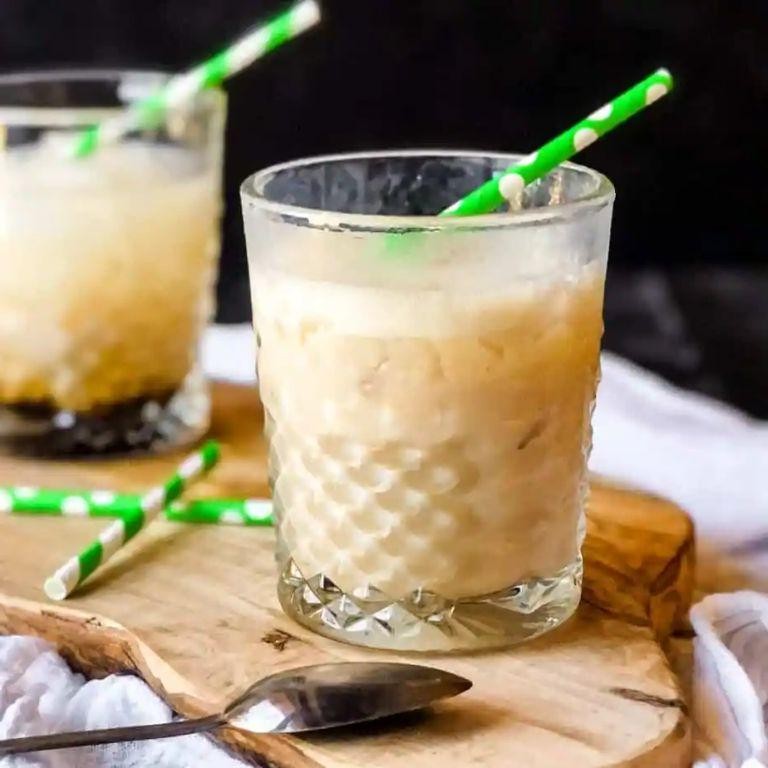 Baileys Mint White Russian Shake