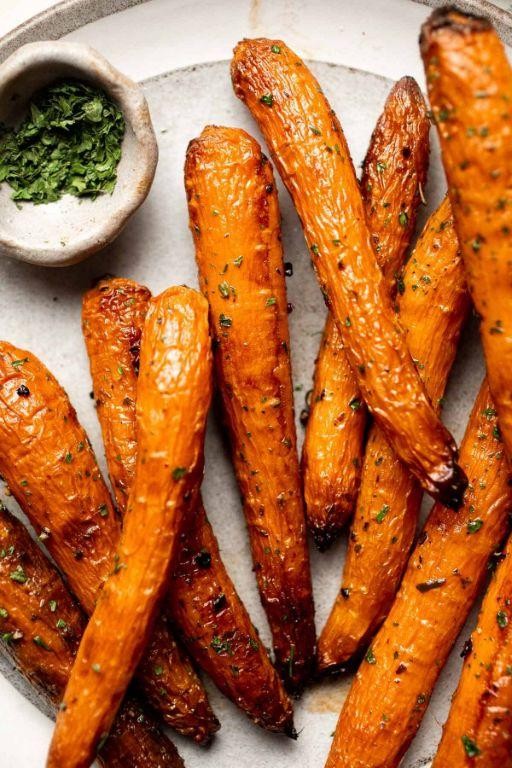 Balsamic Roasted Carrots with Thyme