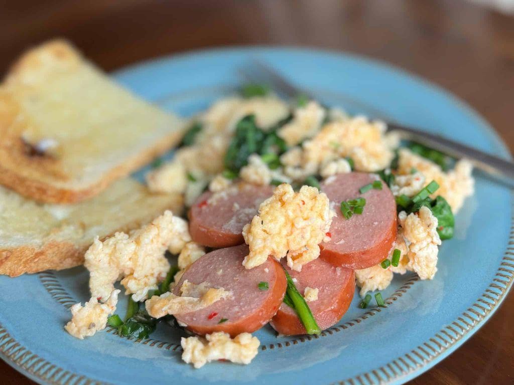 Bariatric Chicken and Egg White Scramble
