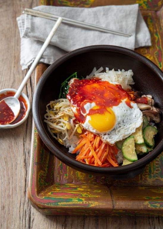 Beef Fine Cubes Bibimbap with Gochujang Dressing