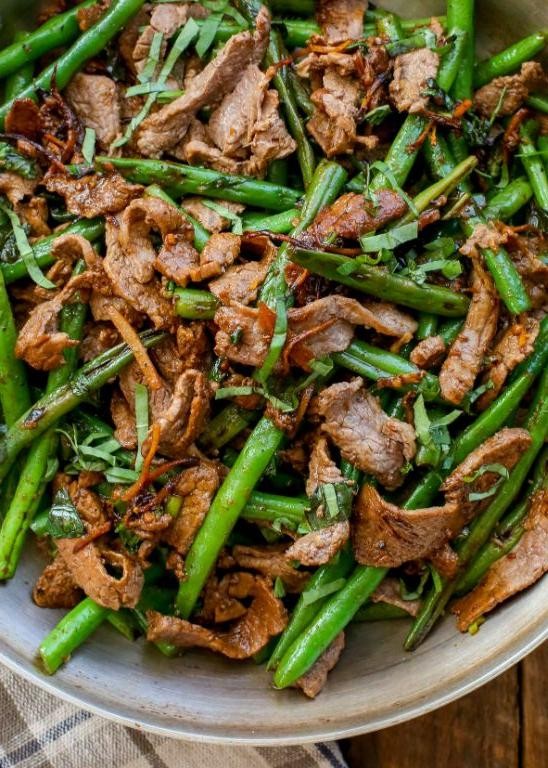 Beef Fine Cubes and Green Bean Stir-Fry