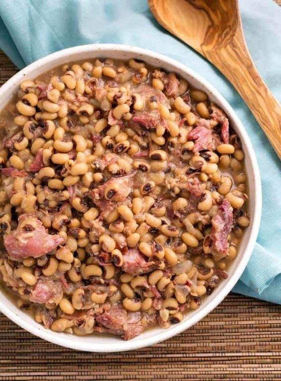 Black-Eyed Peas with Ham and Onion