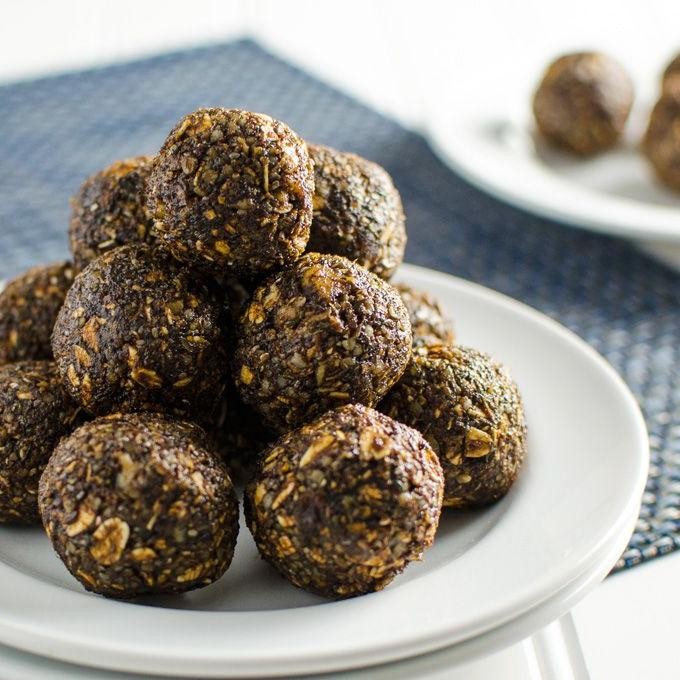 Blackstrap Molasses Energy Bites
