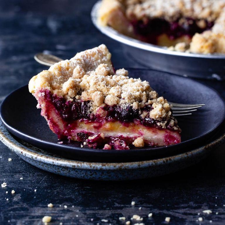 Blueberry Streusel Pie