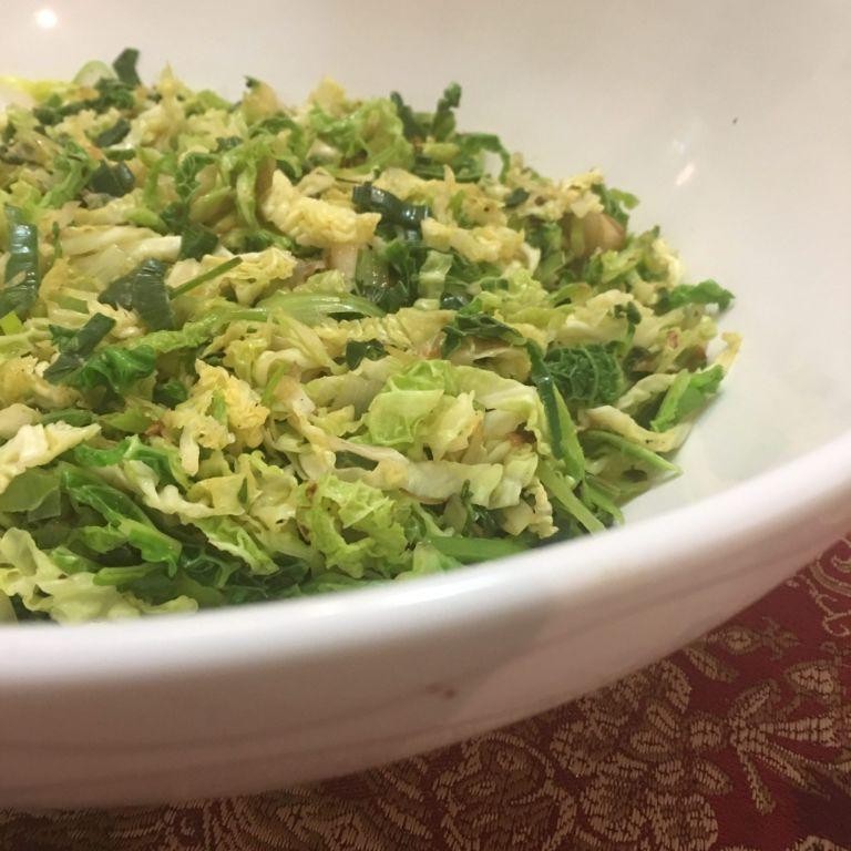 Boiled cabbage and leek medley