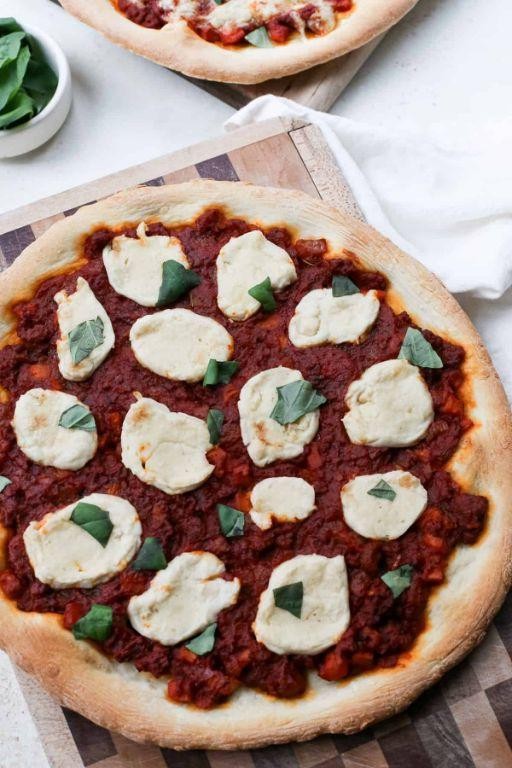 Bolognese Pizza with Fresh Basil