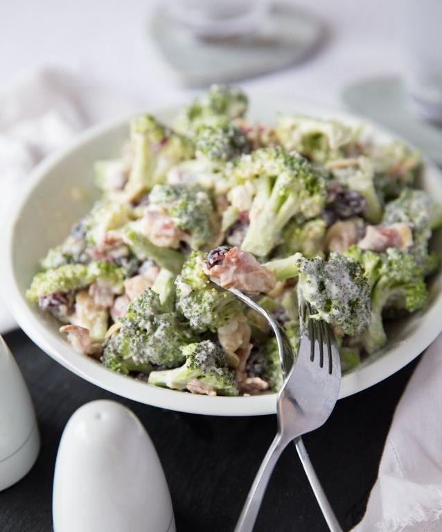 Broccoli Bacon Salad with Creamy Mayo Dressing