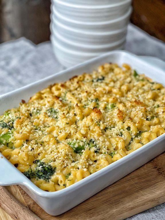 Broccoli and Cheddar Baked Macaroni