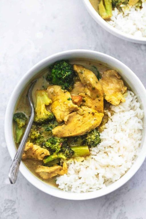 Broccoli in Coconut Curry Sauce