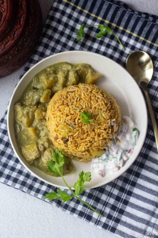 Brown rice with turmeric and steamed zucchini