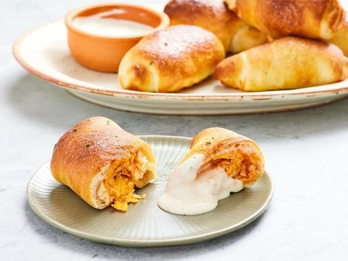 Buffalo Chicken Crescent Roll Pizza