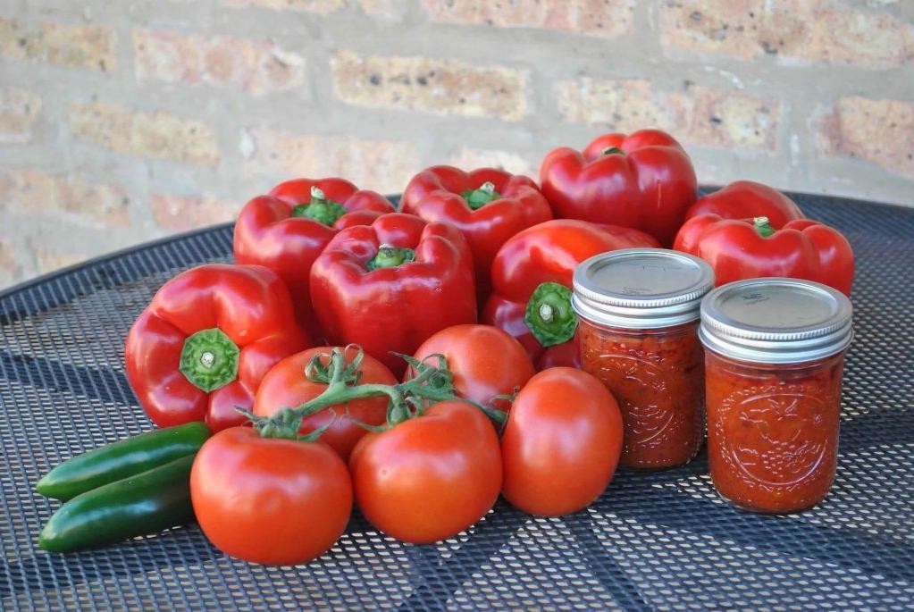 Bulgarian Pepper and Tomato Relish (Lutenitsa)