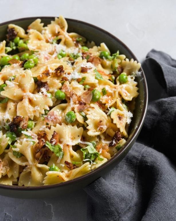 Butterfly-Shaped Pasta with Peas