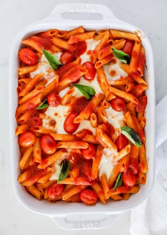 Caprese Baked Pasta with Fresh Mozzarella