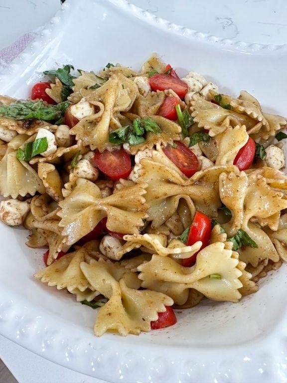 Caprese Bow Tie Pasta Salad with Balsamic Glaze