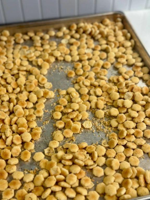Caramelized Onion Oyster Crackers