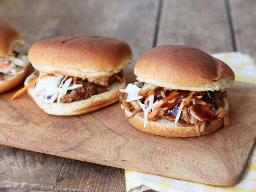 Carolina-Style Pulled Pork Burger