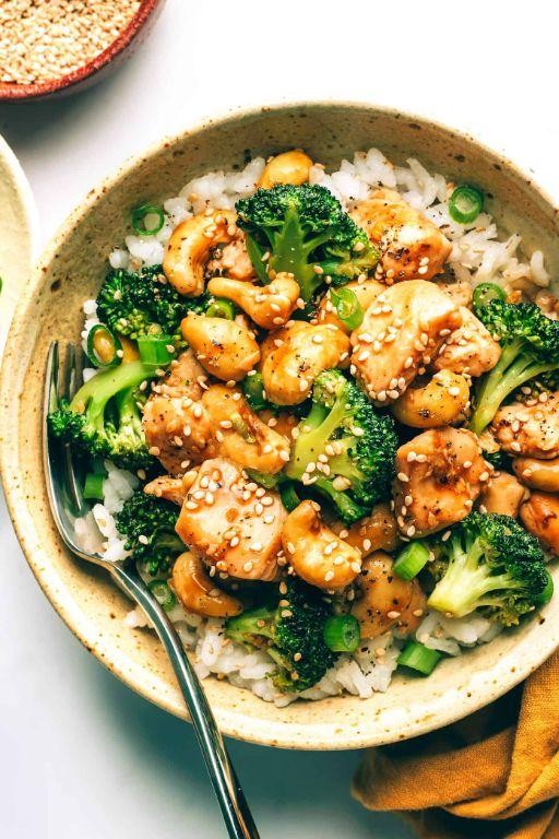 Cashew Chicken and Broccoli Stir-Fry