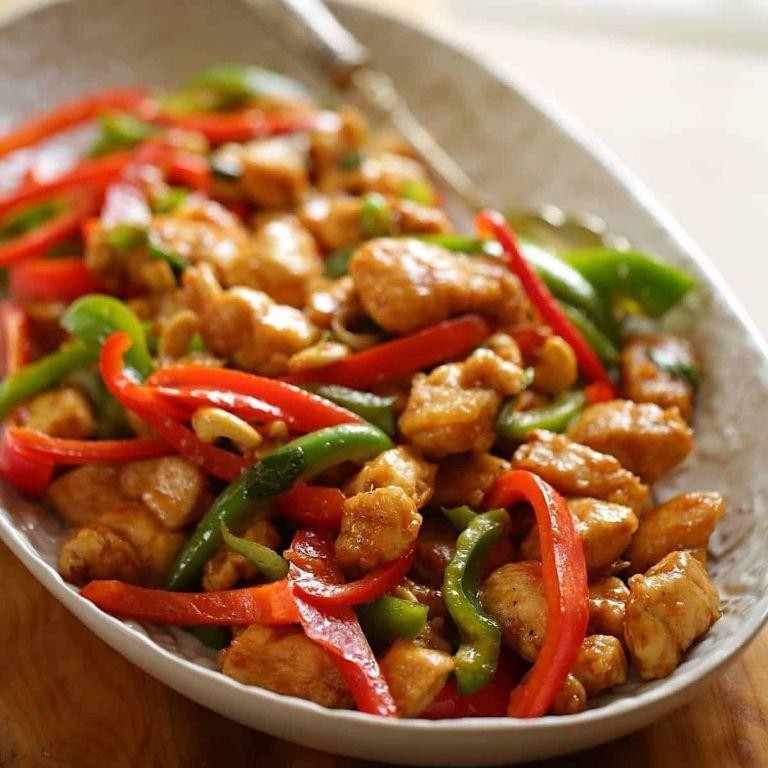 Cashew Chicken with Bell Peppers and Onions