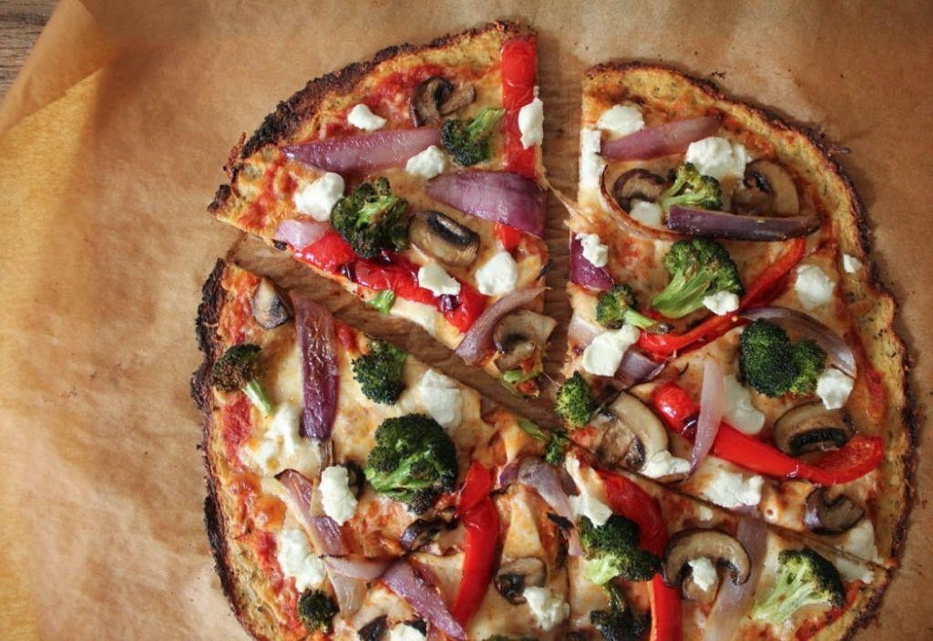 Cauliflower Pizza Crust with Veggie Toppings