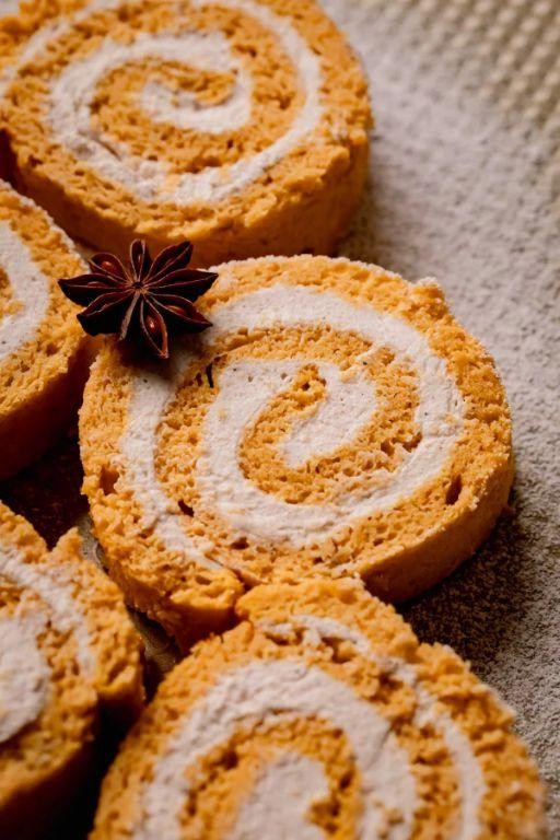 Chai Spiced Pumpkin Roll
