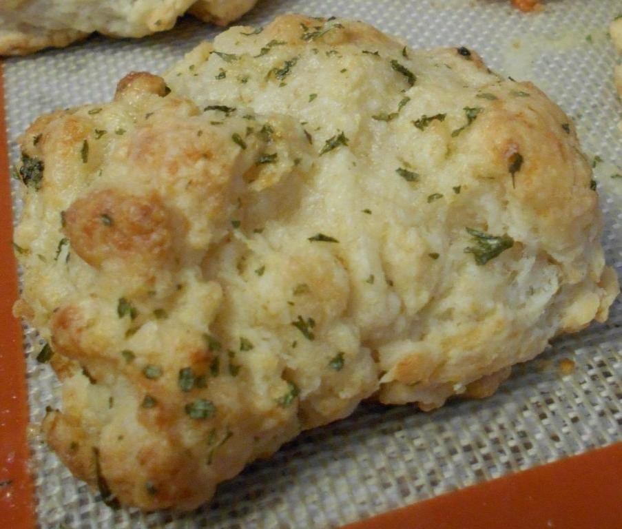 Cheddar and Chive Ruby Tuesday Biscuits