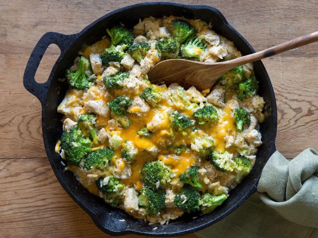 Cheesy Chicken and Broccoli Skillet