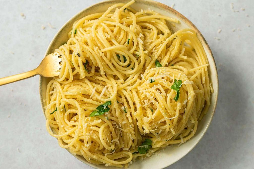 Cheesy Garlic Pasta