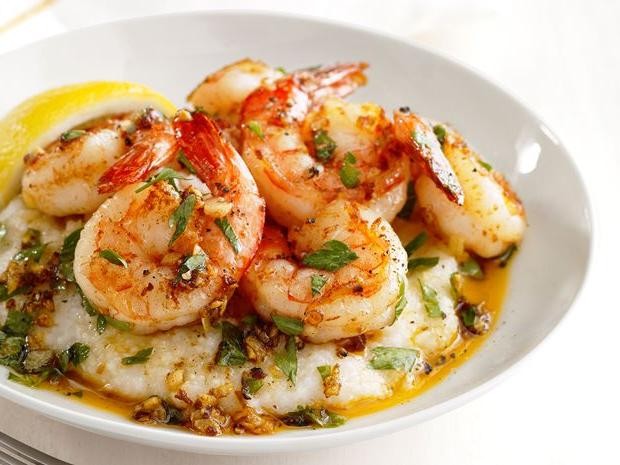 Cheesy Garlic Shrimp and Grits