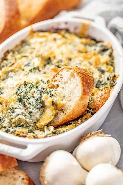 Cheesy Spinach and Artichoke Dip