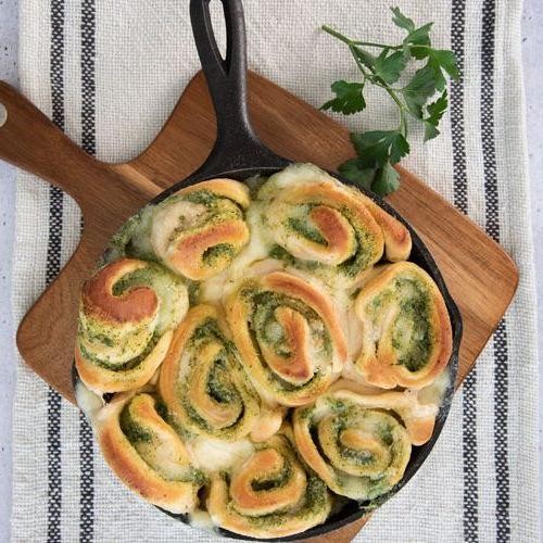 Cheesy garlic bread pinwheels