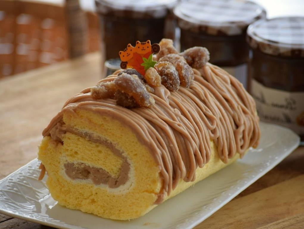 Chestnut and Vanilla Swiss Roll