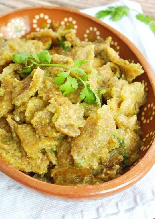 Chicharrón en Salsa Verde (Pork Rinds in Green Sauce)
